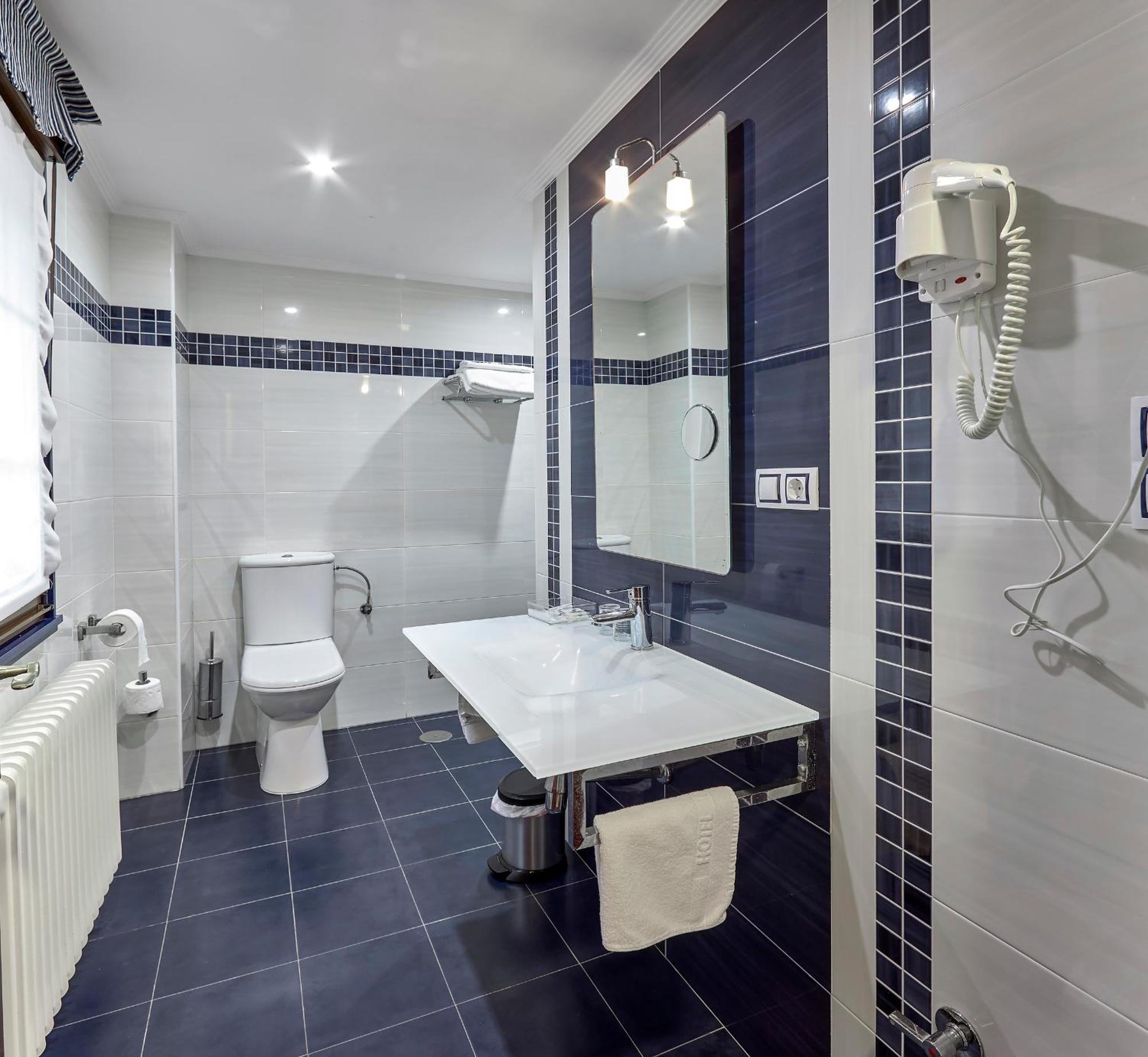 Hotel Rico Luarca Eksteriør bilde